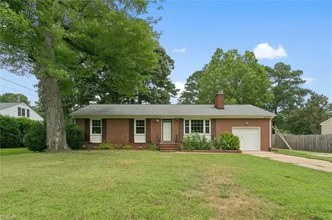 109 Brook Ln, Yorktown, VA 23692