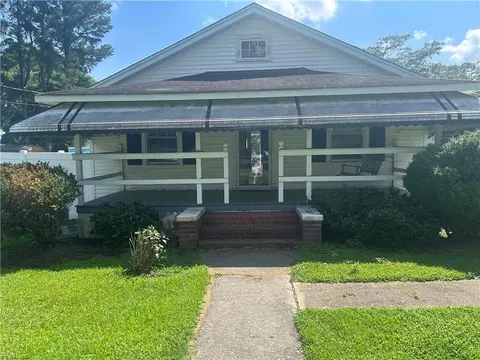 140 Lane St, Suffolk, VA 23438