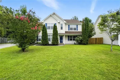 2425 Annie Cir, Chesapeake, VA 23323