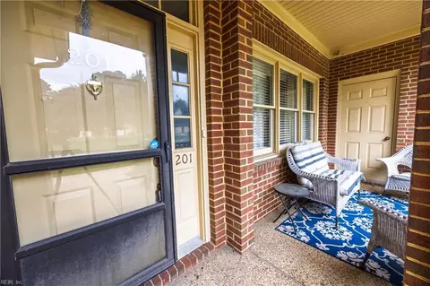 201 Constance Woods Dr, Suffolk, VA 23434