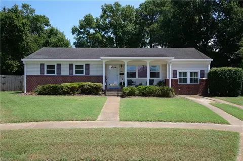 8108 Anglewood Ct, Norfolk, VA 23518