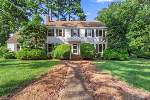 7308 Colony Point Rd, Norfolk, VA 23505