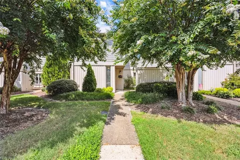 4392 Point West Dr, Portsmouth, VA 23703
