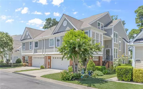 5440 Season Ln, Virginia Beach, VA 23455