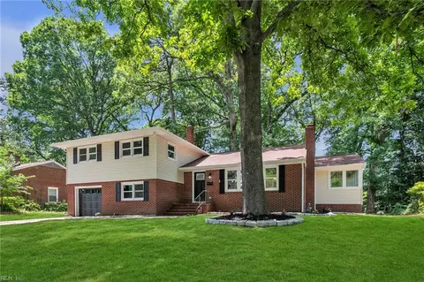 6 Chanco Dr, Newport News, VA 23606