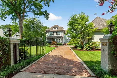 946 Jamestown Cres, Norfolk, VA 23508