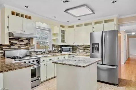420 Rock Dr, Chesapeake, VA 23323