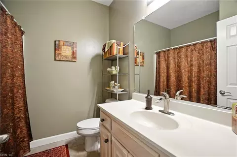 Bath - 140 Higgins Ln, Hampton, VA 23664 photo 2 of 4