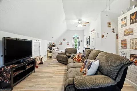Other - 140 Higgins Ln, Hampton, VA 23664 photo 5 of 9
