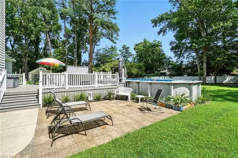 Exterior - 140 Higgins Ln, Hampton, VA 23664 photo 5 of 11