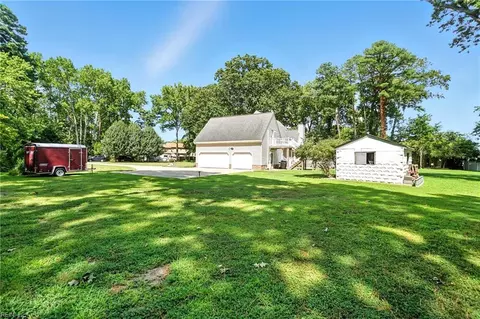 Exterior - 140 Higgins Ln, Hampton, VA 23664 photo 7 of 11