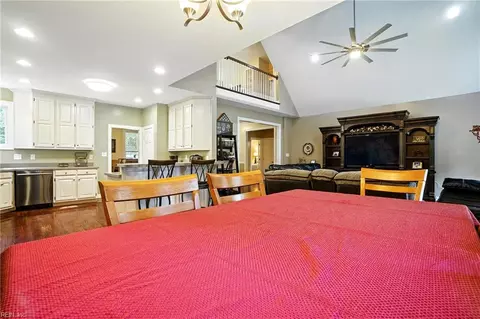 Dining - 140 Higgins Ln, Hampton, VA 23664 photo 1 of 2