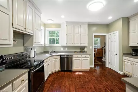 Kitchen - 140 Higgins Ln, Hampton, VA 23664 photo 1 of 3