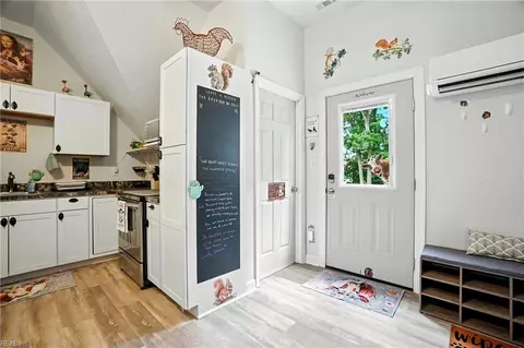 Other - 140 Higgins Ln, Hampton, VA 23664 photo 3 of 9