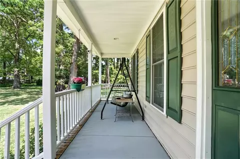 Exterior - 140 Higgins Ln, Hampton, VA 23664 photo 4 of 11