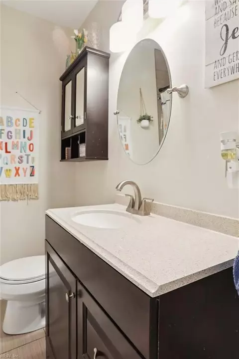 Bath - 81 Brogden Ln, Hampton, VA 23666 photo 2 of 5