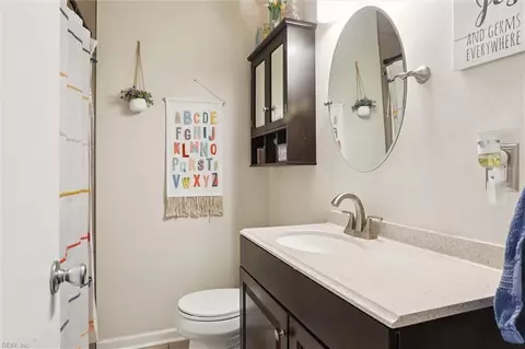 Bath - 81 Brogden Ln, Hampton, VA 23666 photo 3 of 5