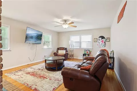 Living - 81 Brogden Ln, Hampton, VA 23666 photo 1 of 4
