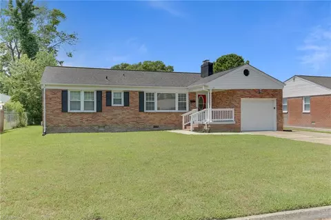 29 Saint Albans Dr, Hampton, VA 23669