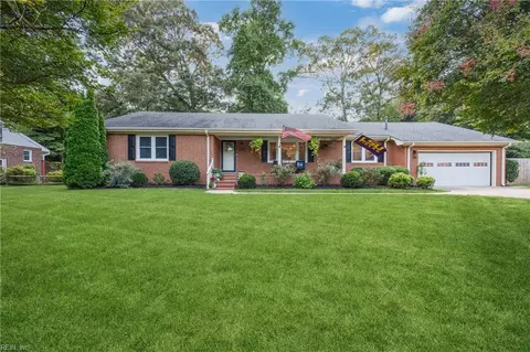 805 Sheraton Dr, Virginia Beach, VA 23452