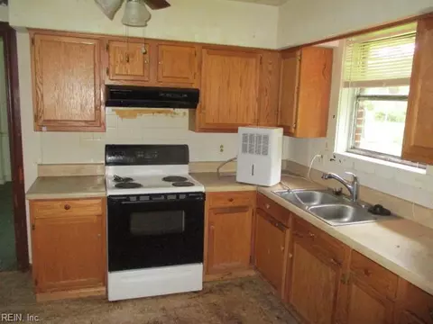 4052 Sunkist Rd, Chesapeake, VA 23321 photo 5