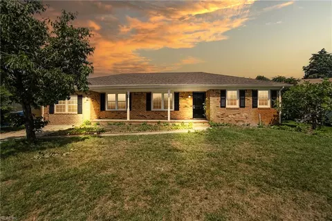 5620 Parkland Ct, Virginia Beach, VA 23464
