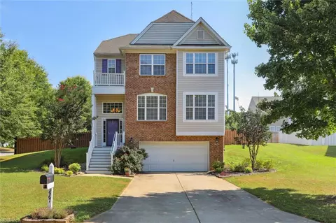 5967 Erin Leigh Dr, Gloucester, VA 23061