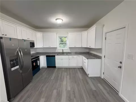 Kitchen - 1325 Bethel Ave, Hampton, VA 23669 photo 1 of 3