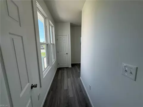 Entry Way - 1325 Bethel Ave, Hampton, VA 23669 photo 2 of 2