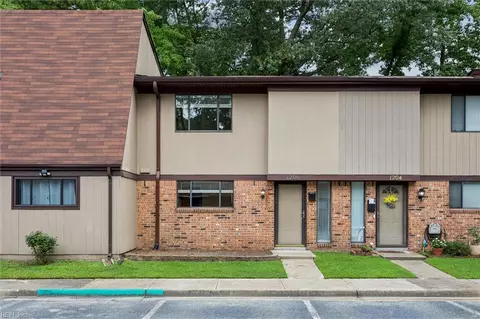 1206 Willow Green Dr, Newport News, VA 23602