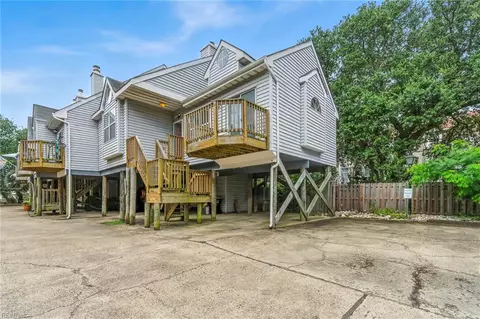 869 Little Bay Ave #1, Norfolk, VA 23503