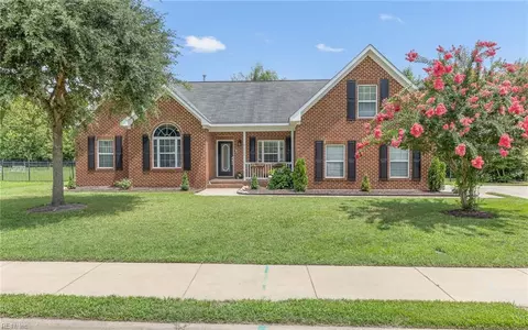 6025 Mainsail Ln, Suffolk, VA 23435