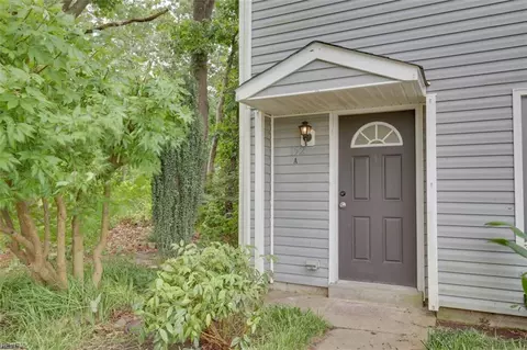 152 Jenness Ln #A, Newport News, VA 23602