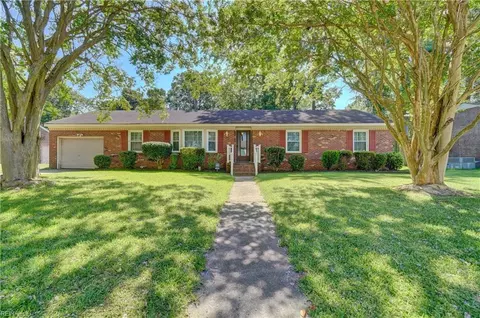 2161 E Armada Dr, Chesapeake, VA 23321