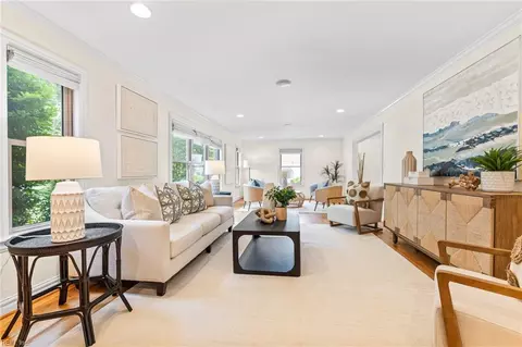 1825 N Alanton Dr, Virginia Beach, VA 23454