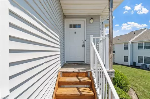 515 Peak Ct, Virginia Beach, VA 23462