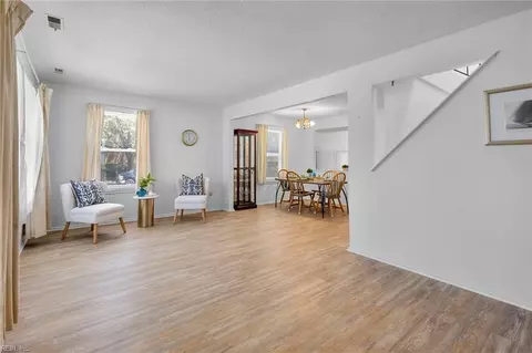 136 Tower Dr, Virginia Beach, VA 23462
