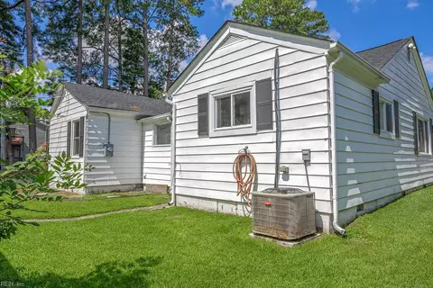 Exterior - 307 Beaman St, Franklin, VA 23851 photo 6 of 8