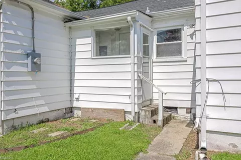 Exterior - 307 Beaman St, Franklin, VA 23851 photo 7 of 8
