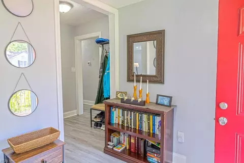 Entry Way - 307 Beaman St, Franklin, VA 23851 photo 6 of 6