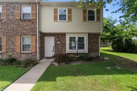 3 Penn Cir #D, Newport News, VA 23606