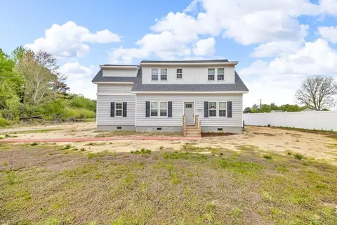 9289 Gates Rd, Suffolk, VA 23437