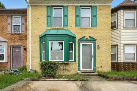 1923 Candlelight Dr, Chesapeake, VA 23325