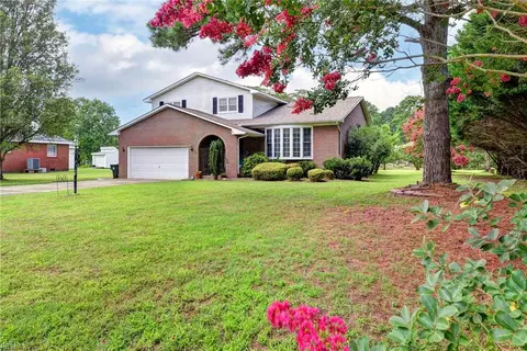 29 River Rd, Poquoson, VA 23662