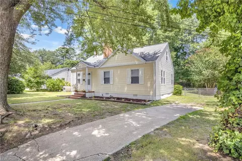 26 Rugby Rd, Newport News, VA 23606