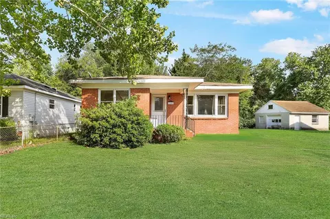 108 Diamond Ave, Chesapeake, VA 23323