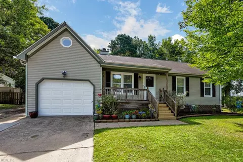 2465 Broadnax Cir, Chesapeake, VA 23323