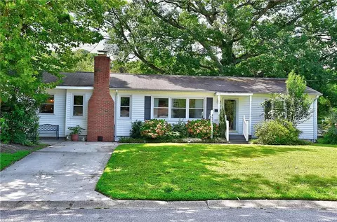 4437 Clyde St, Virginia Beach, VA 23455