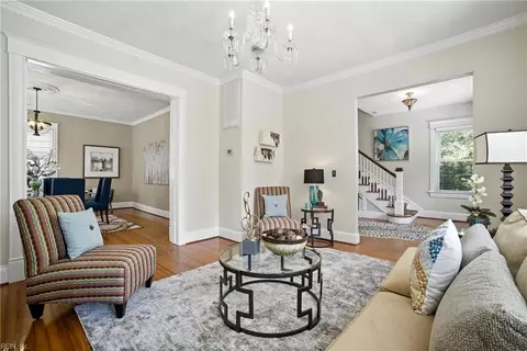 915 Jamestown Cres, Norfolk, VA 23508