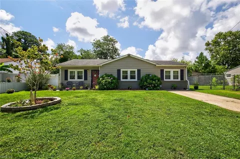 4713 Honeygrove Rd, Virginia Beach, VA 23455